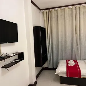 Jasmine Place House מלון לואנג פרבאנג