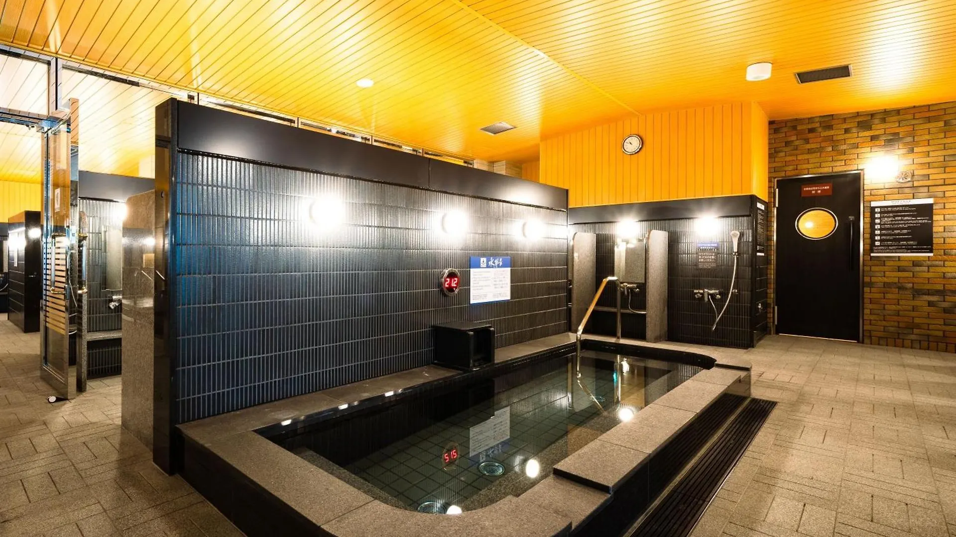Apa Hotel & Resort Osaka Namba Ekimae Tower 3*,  יפן
